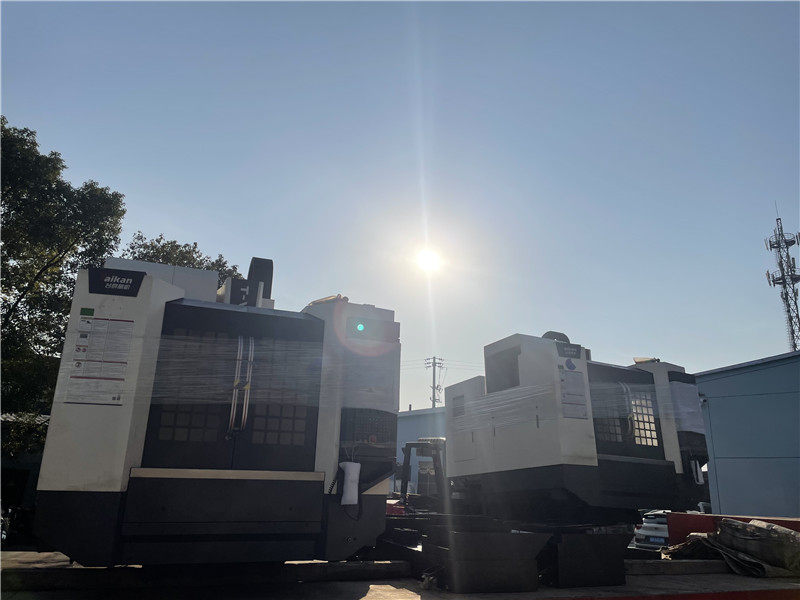 天輝新購(gòu)2臺(tái)加工中心